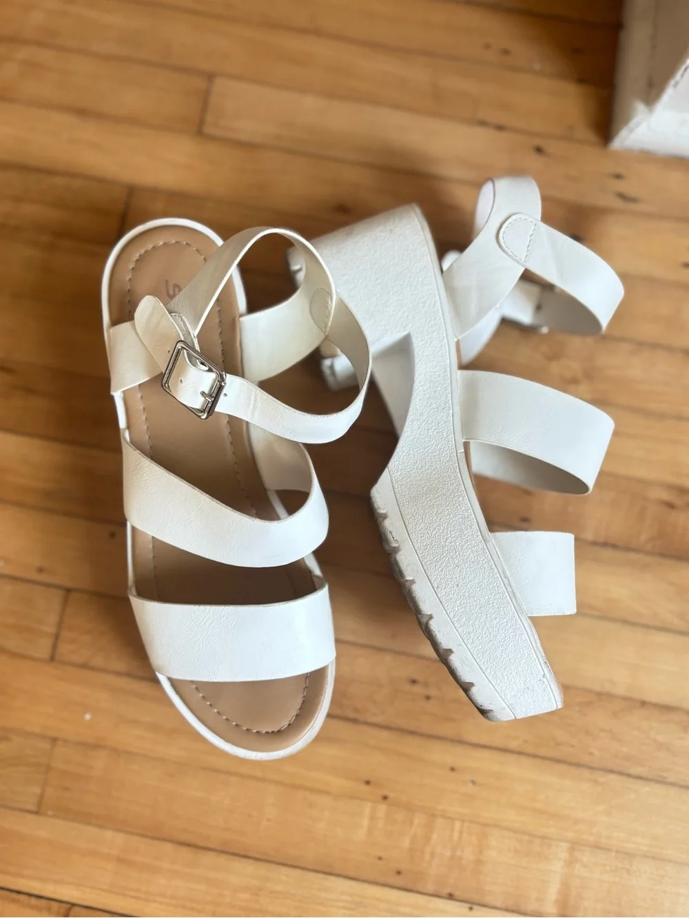 Women's White Strappy Platform Sandals